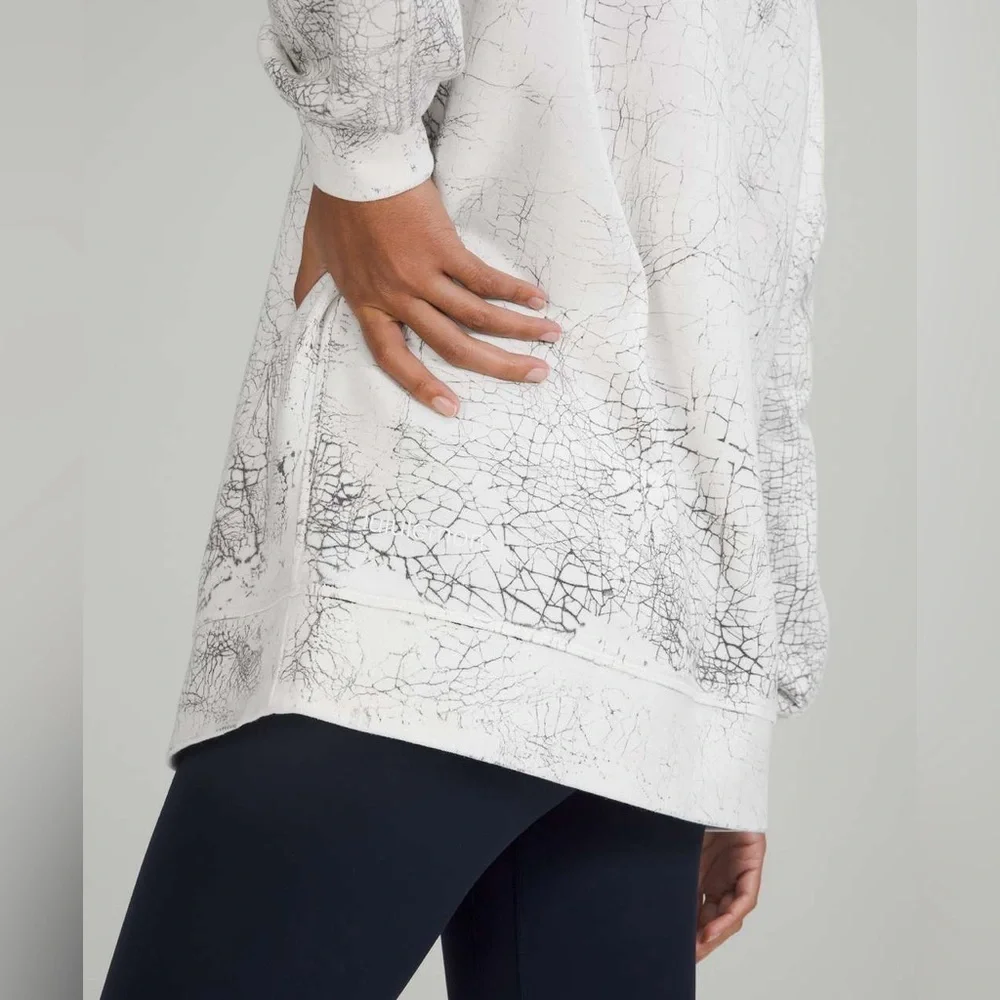 Lululemon Perfectly Oversized Crew Thread Dye White Black 8